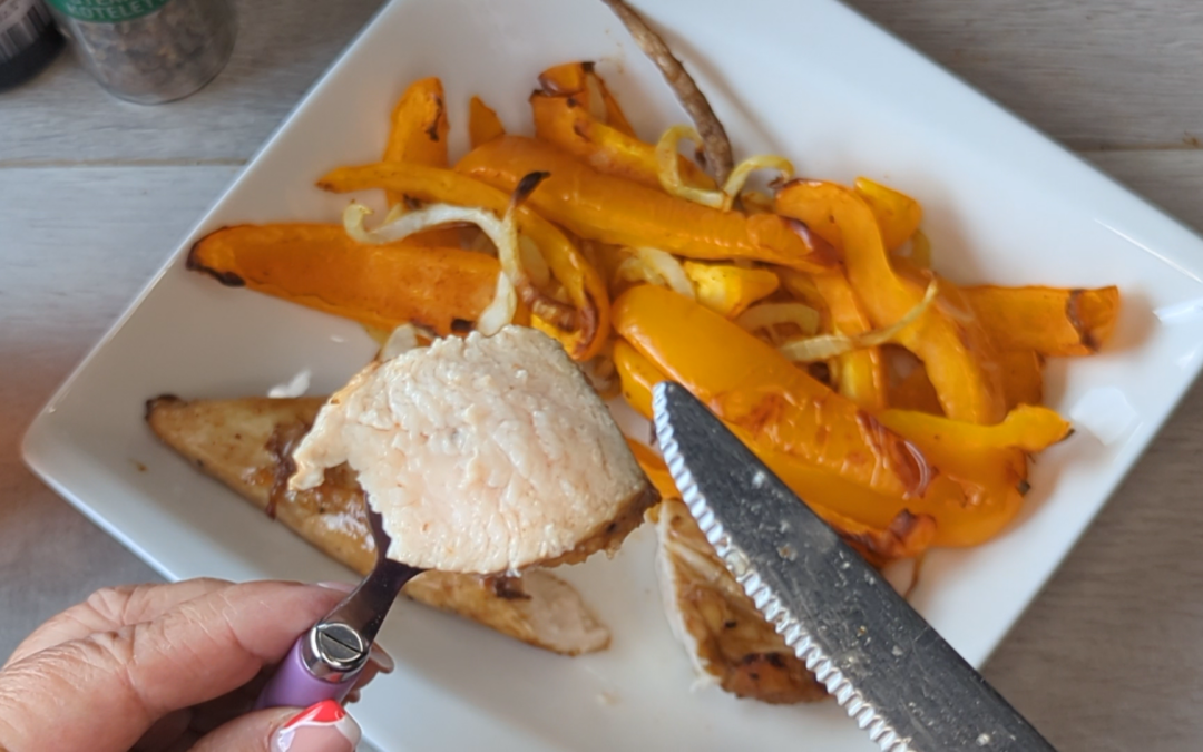 Marinierte Hähnchenstreifen mit Paprika und Zwiebel im Airfryer