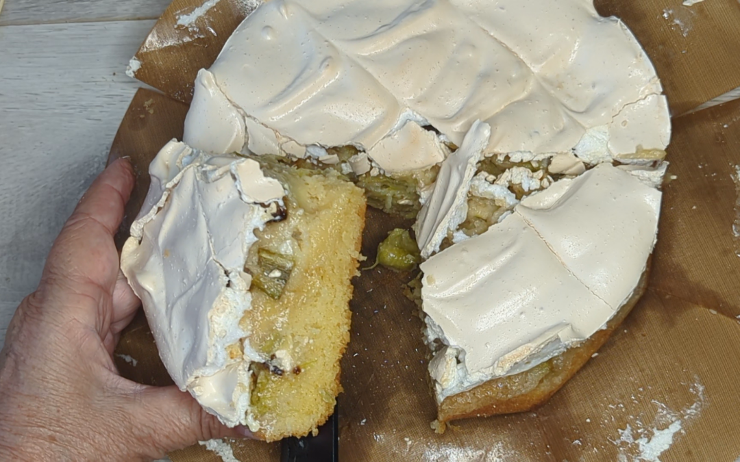 Rhabarberkuchen mit Baiserhaube